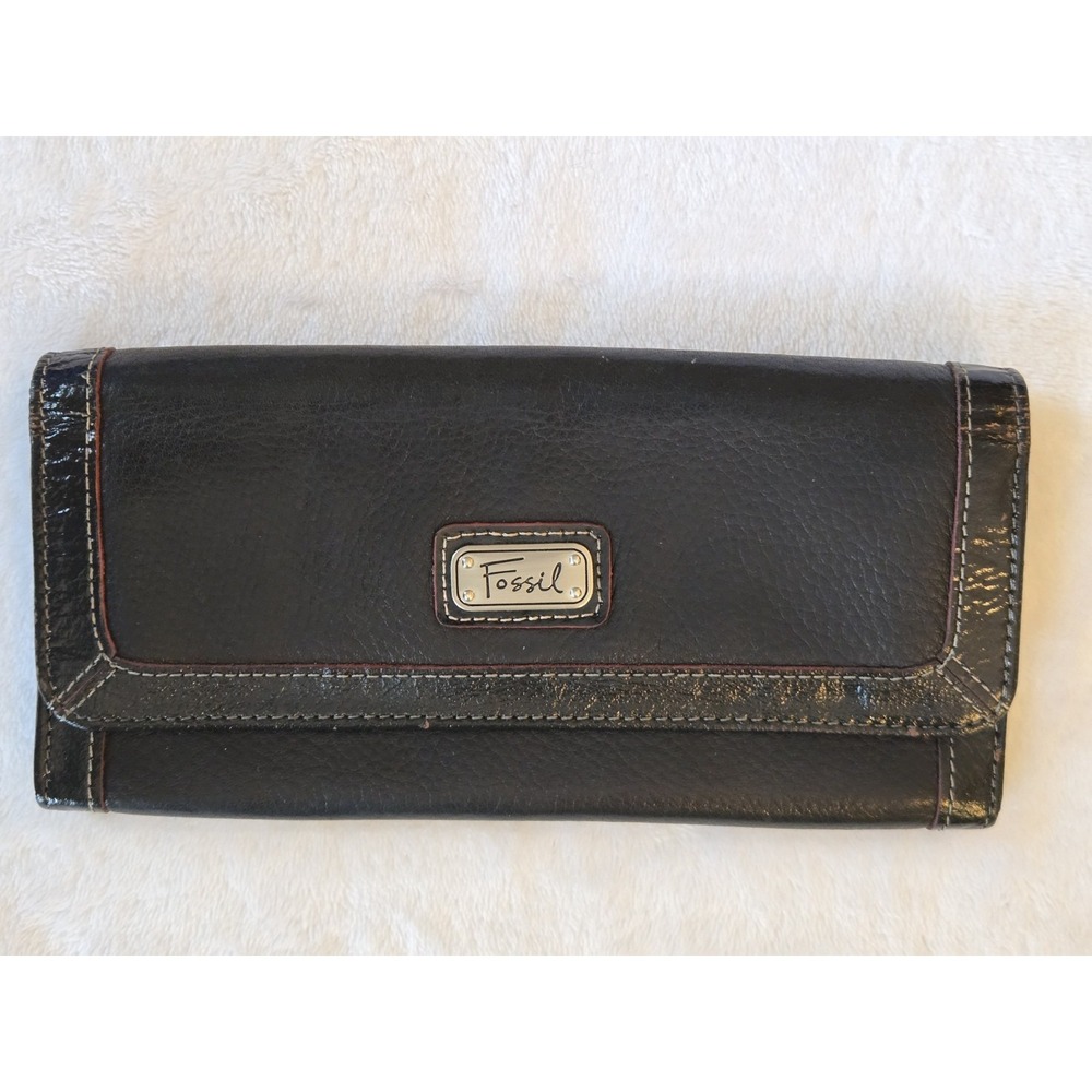 FOSSIL Black Soft Pebbled Leather Wallet Patent Trim Classic EUC